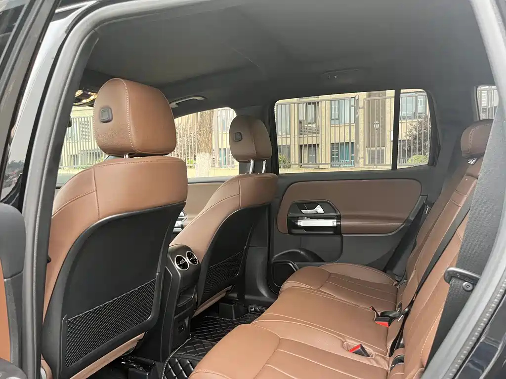 MERCEDES BENZ GLB 2023
