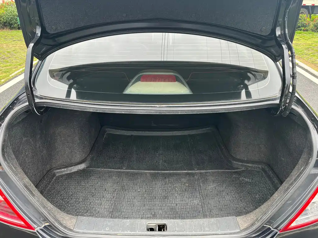 NISSAN SUNNY 2013