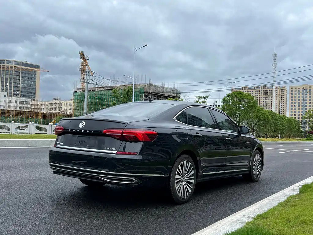 VOLKSWAGEN PASSAT 2020