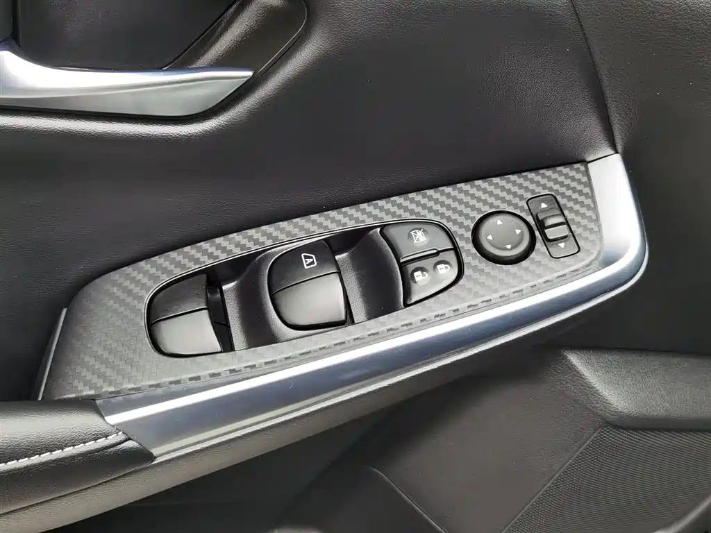 NISSAN SYLPHY 2020