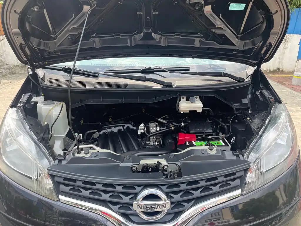 NISSAN NV200 2014