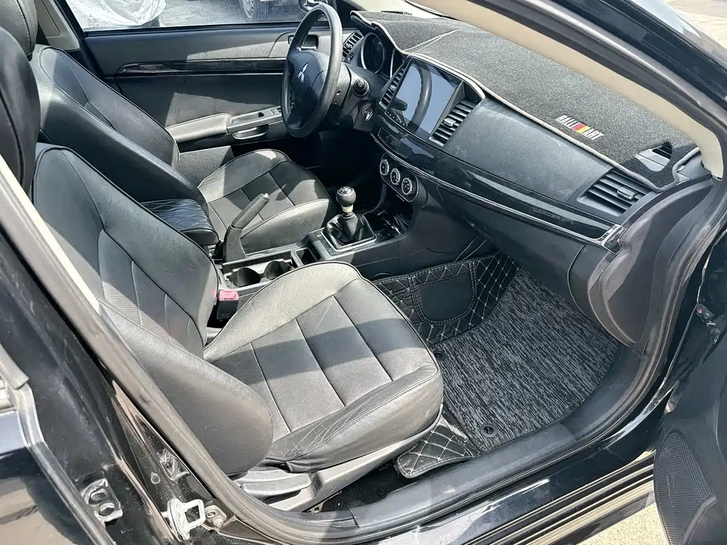 MITSUBISHI LANCER EX 2014