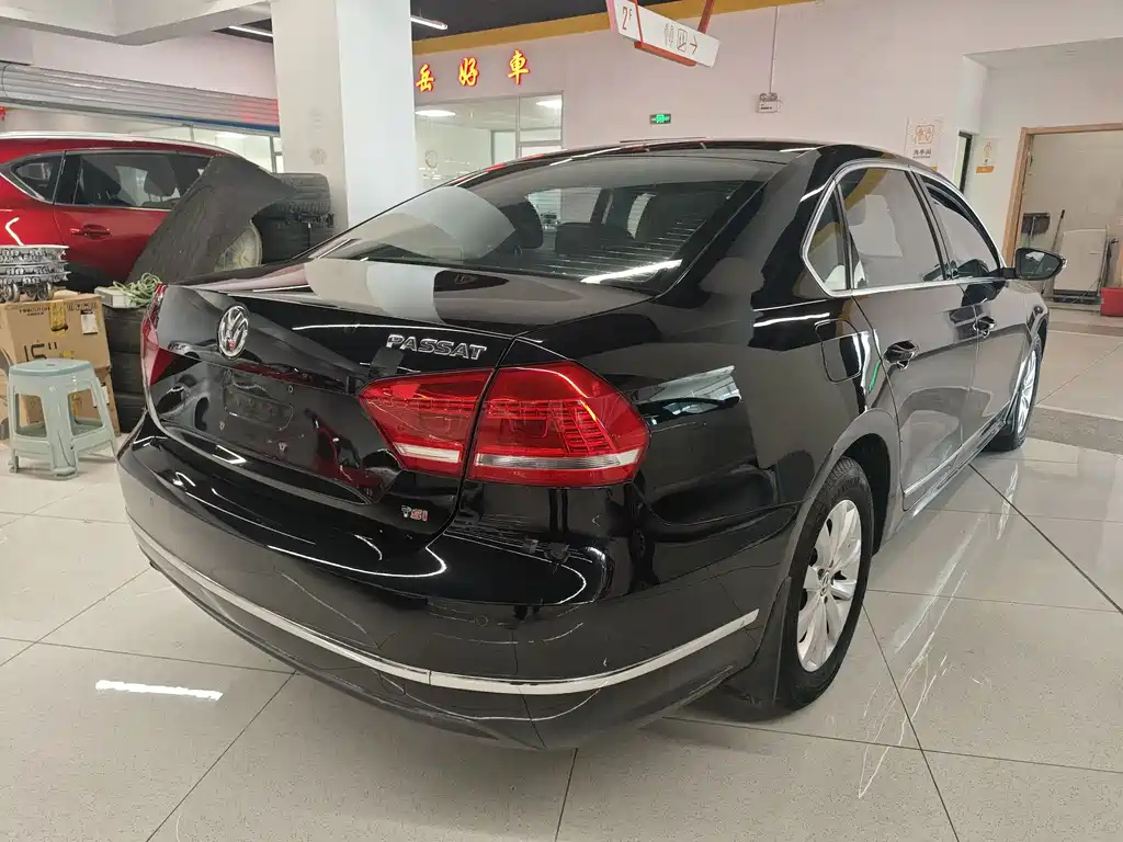 VOLKSWAGEN PASSAT 2014