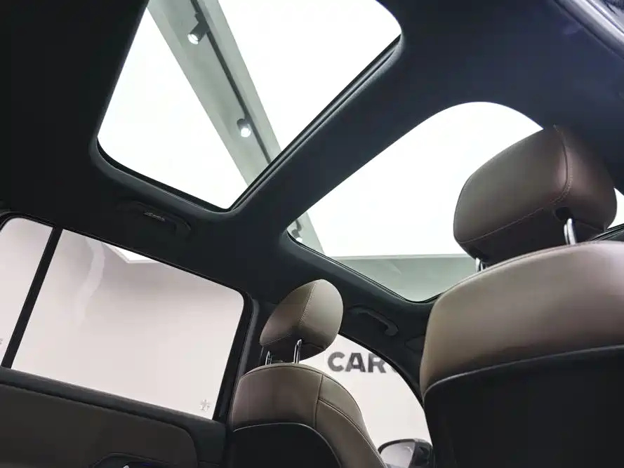 MERCEDES BENZ GLB 2023