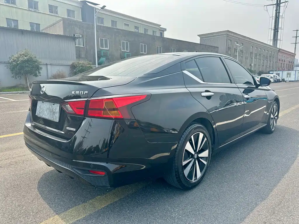 NISSAN TEANA 2022