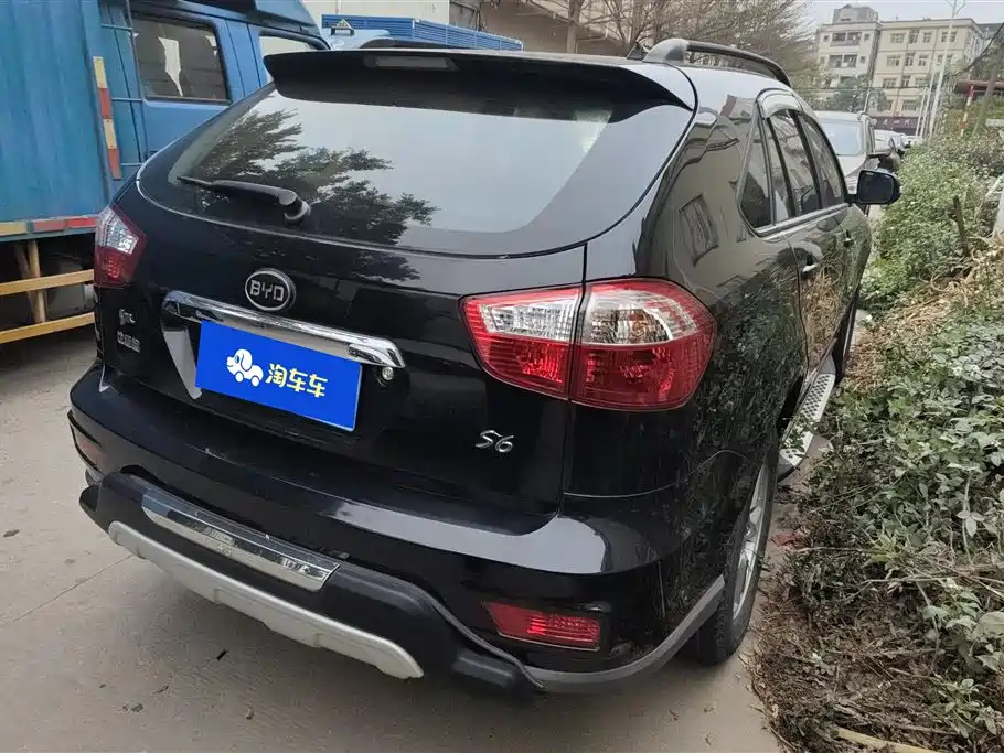 BYD S6 2015