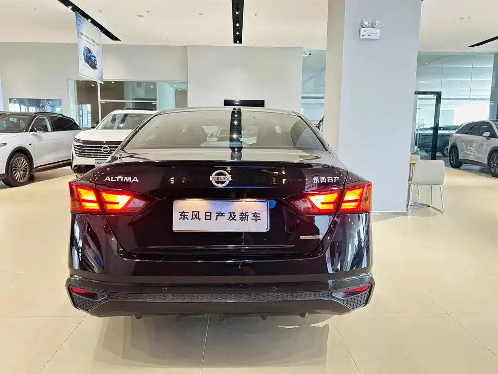 NISSAN TEANA 2022