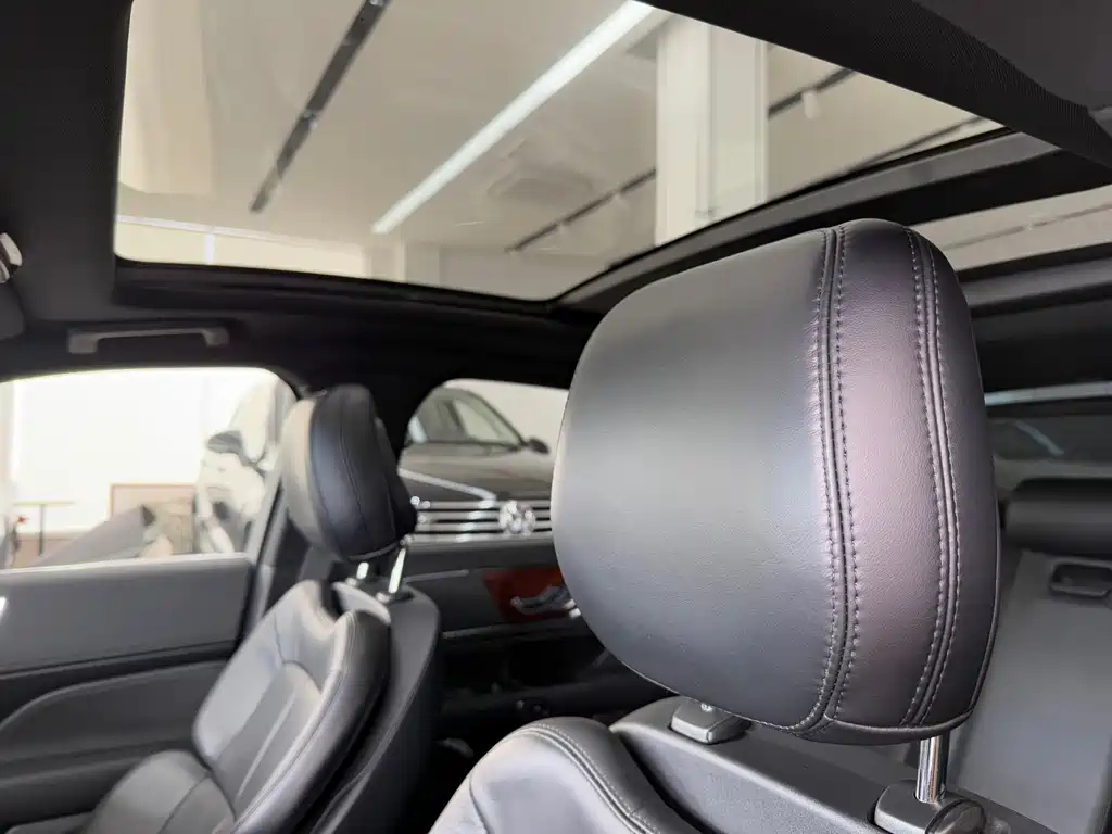 LINCOLN CONTINENTAL 2019