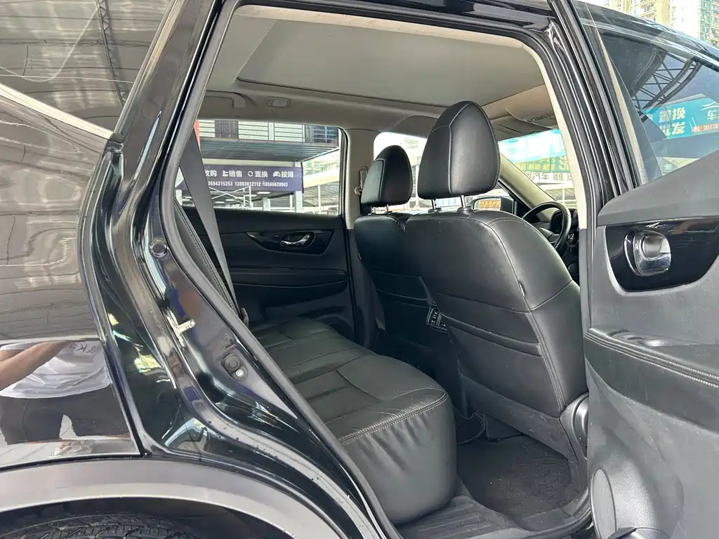 NISSAN X-TRAIL 2018