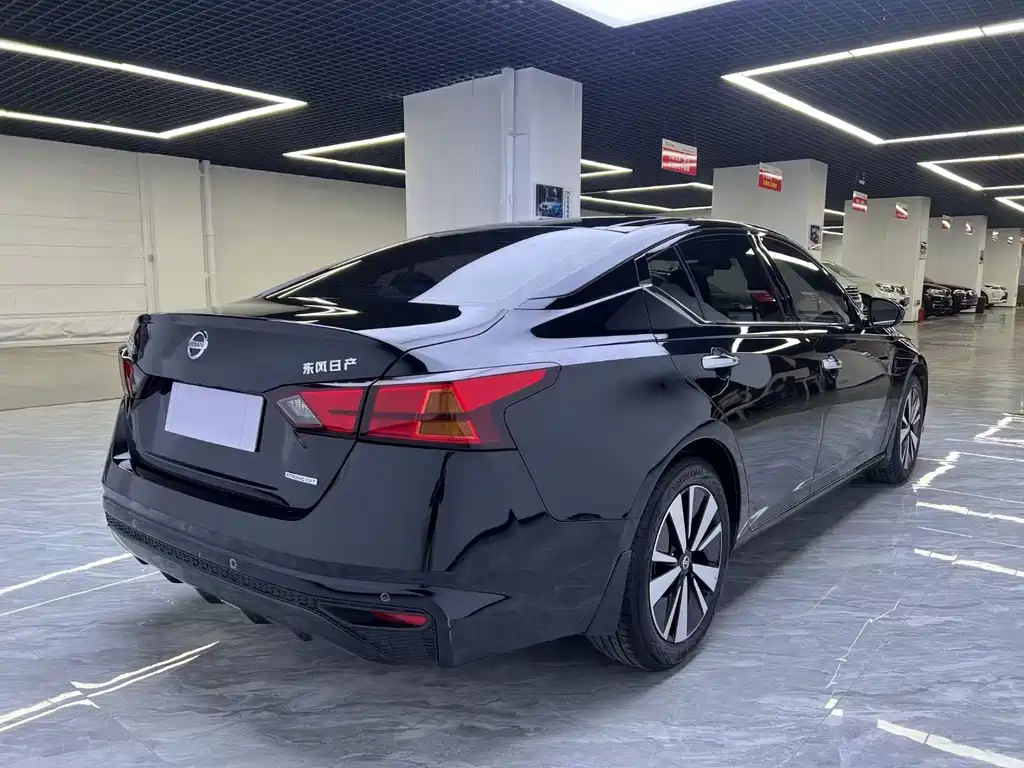 NISSAN TEANA 2022