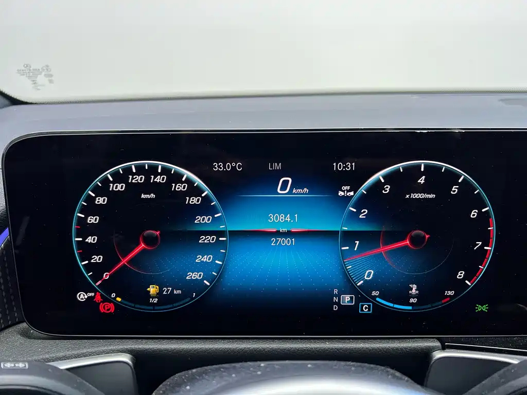 MERCEDES BENZ GLB 2023