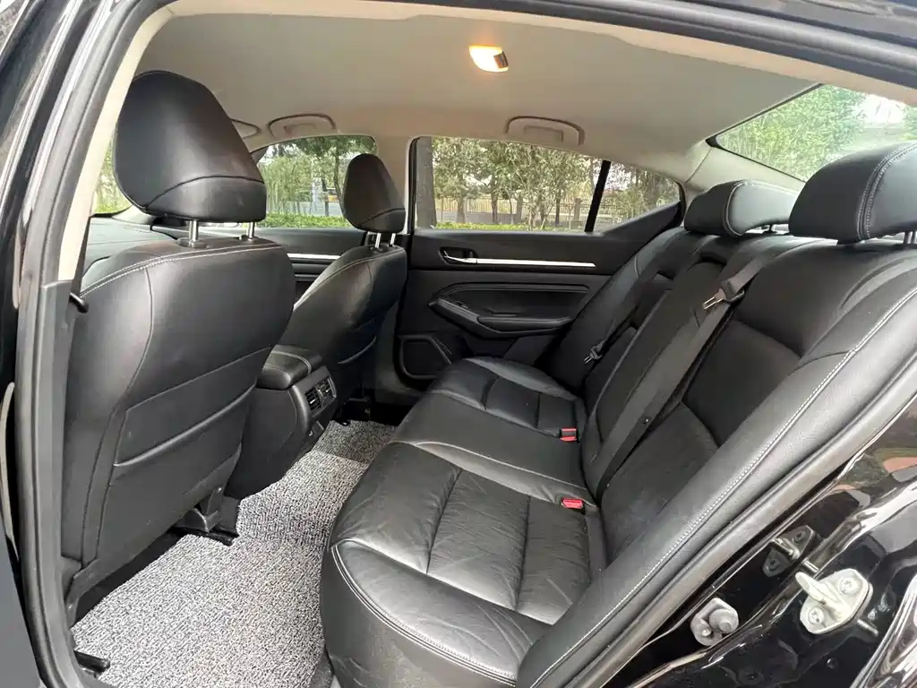 NISSAN TEANA 2021