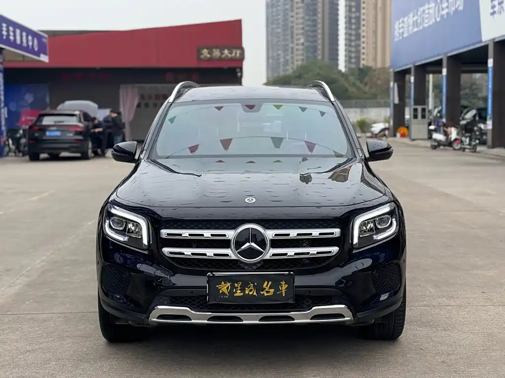 MERCEDES BENZ GLB 2023