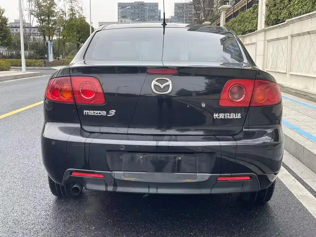 MAZDA 3 2008