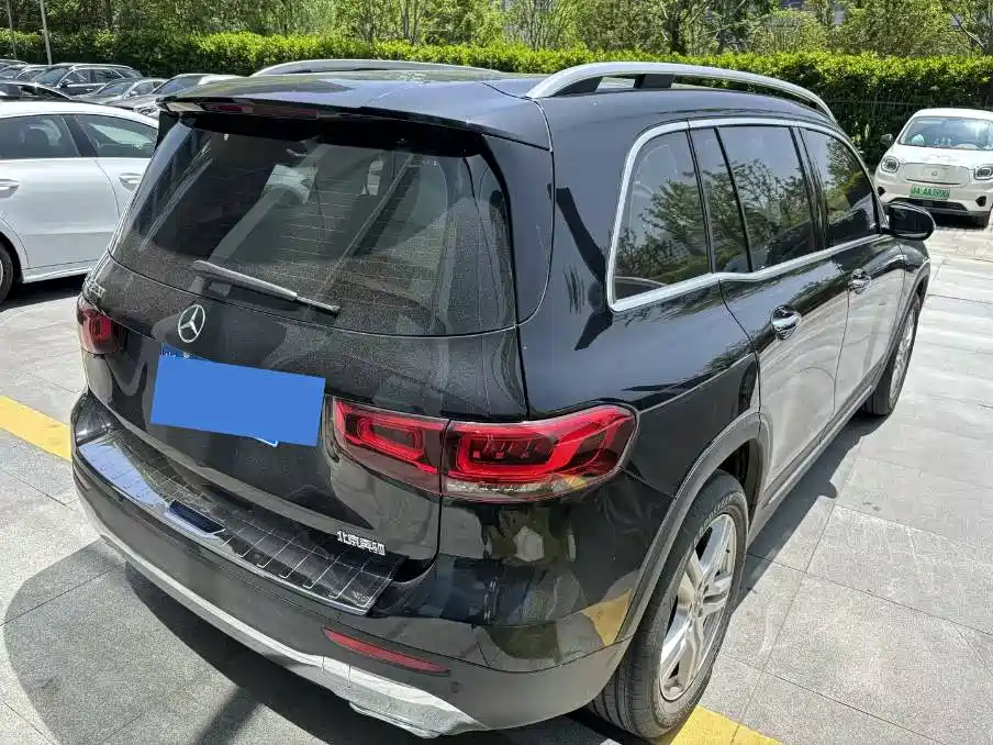 MERCEDES BENZ GLB 2023
