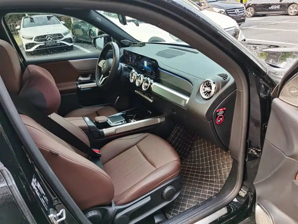 MERCEDES BENZ GLB 2022