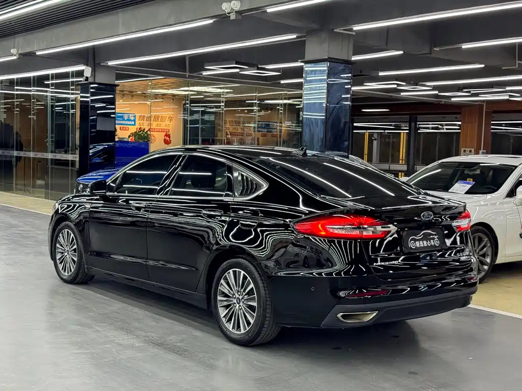 FORD MONDEO 2022