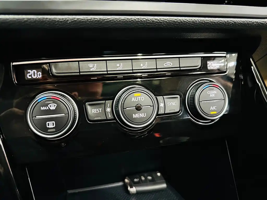 VOLKSWAGEN TAYRON 2020
