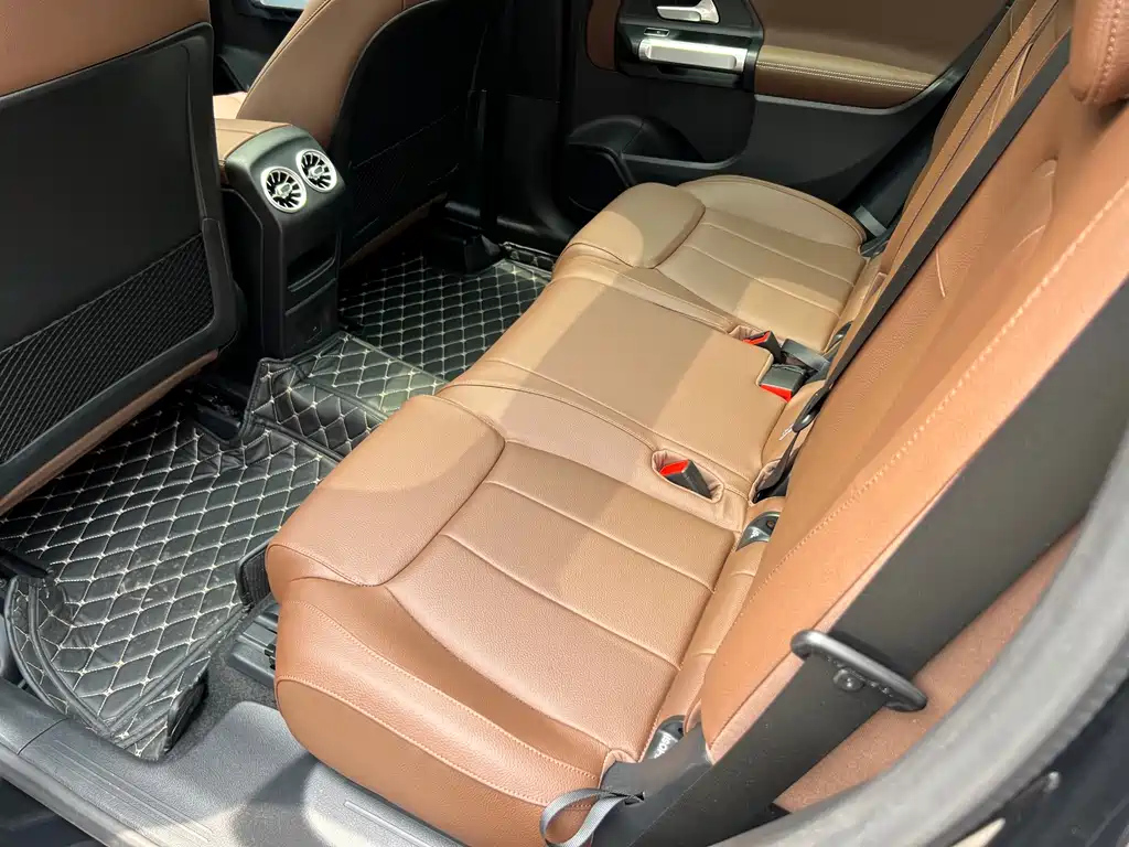MERCEDES BENZ GLB 2023
