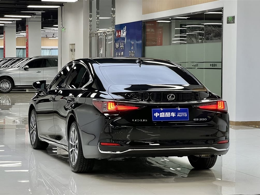 LEXUS ES 2024