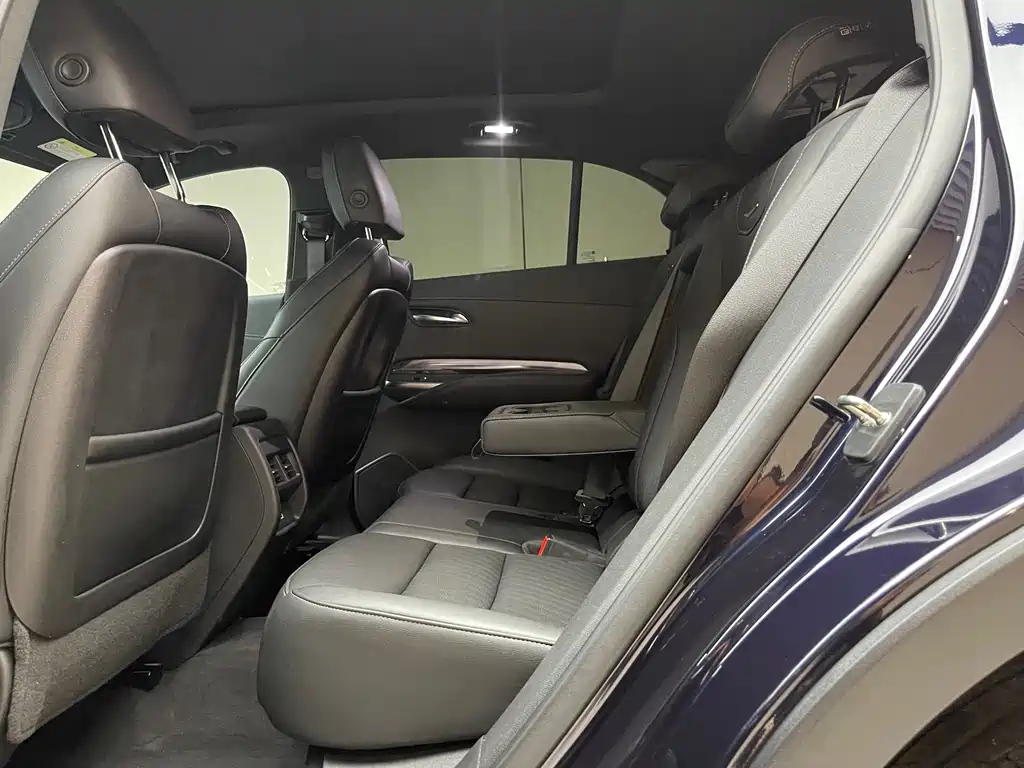 CADILLAC XT4 2021