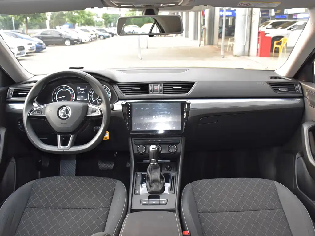SKODA SUPERB 2020
