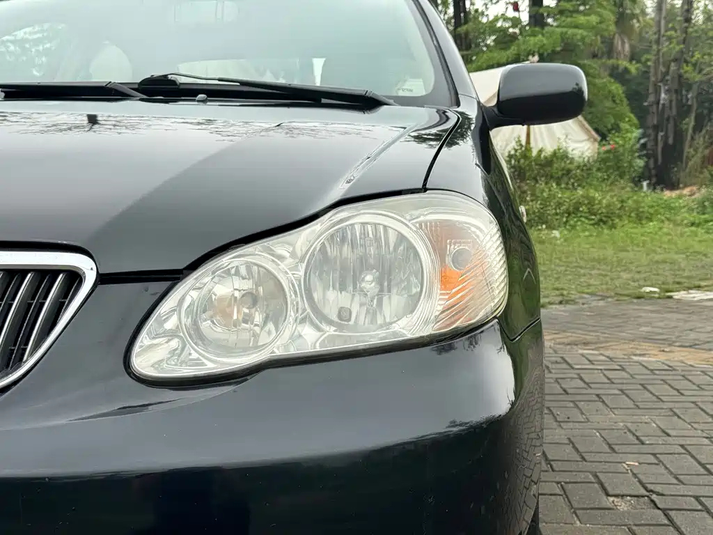 TOYOTA COROLLA 2010