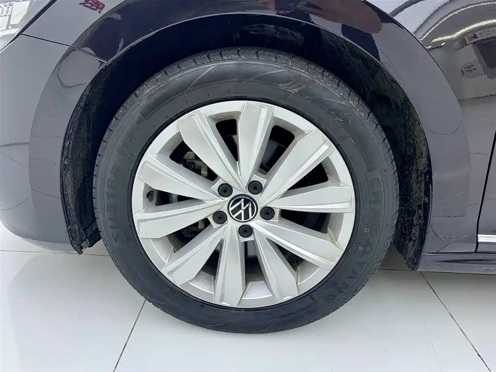 VOLKSWAGEN PASSAT 2021