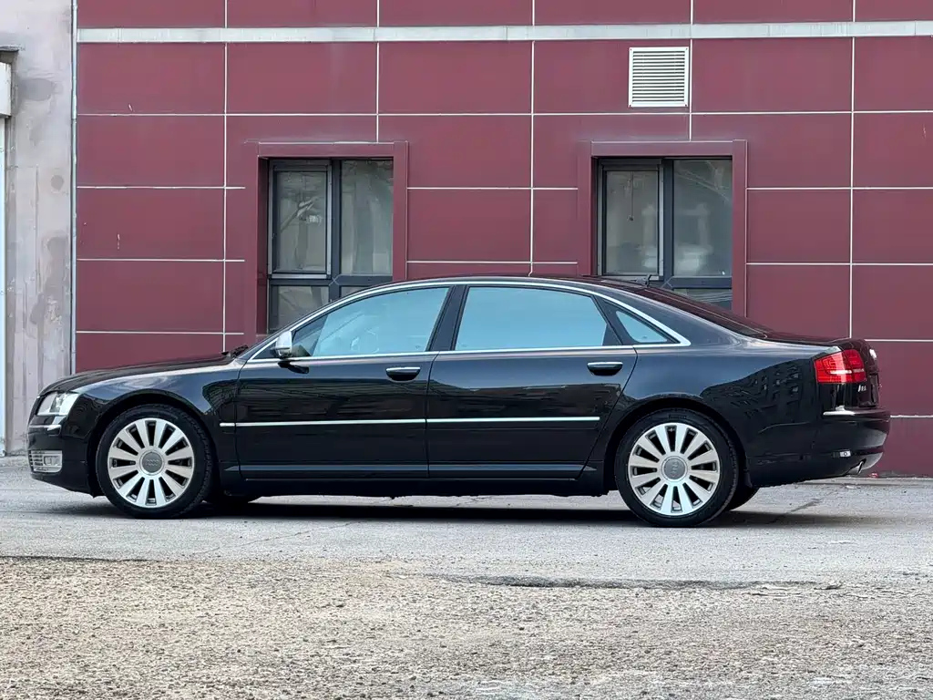 AUDI A8 2010