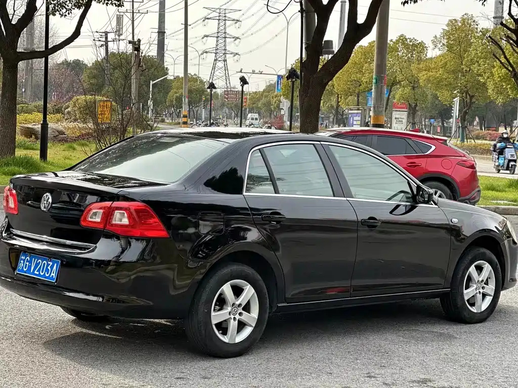 VOLKSWAGEN BORA 2011
