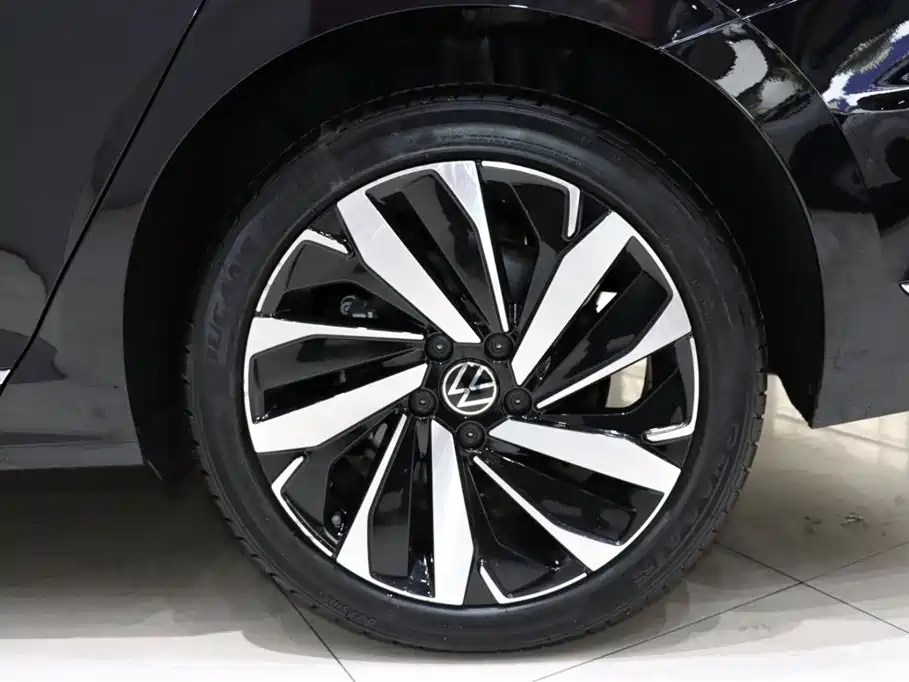 VOLKSWAGEN PASSAT 2022