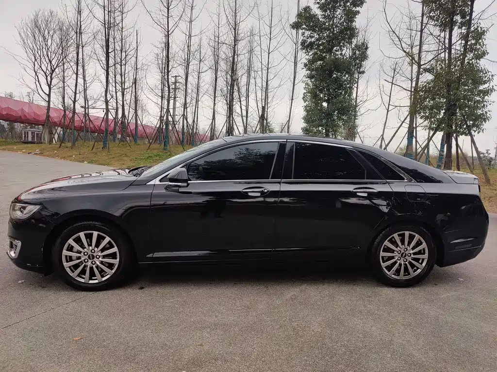 LINCOLN MKZ 2019