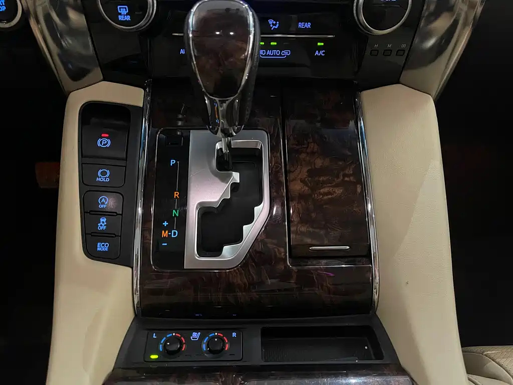 TOYOTA ALPHARD 2018