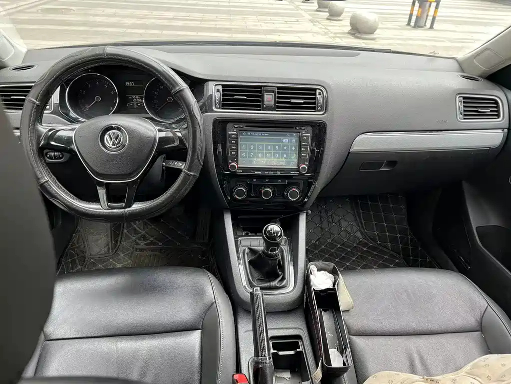 VOLKSWAGEN SAGITAR 2016