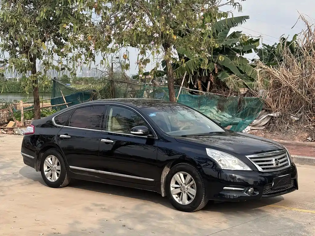 NISSAN TEANA 2011
