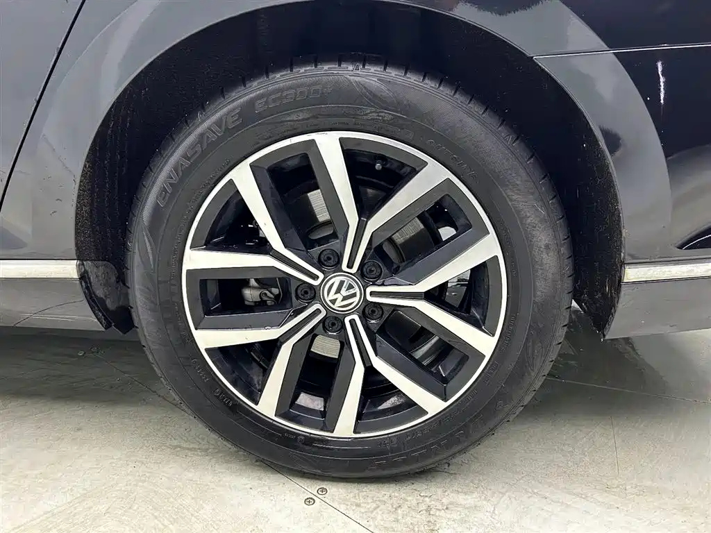 VOLKSWAGEN MAGOTAN 2020