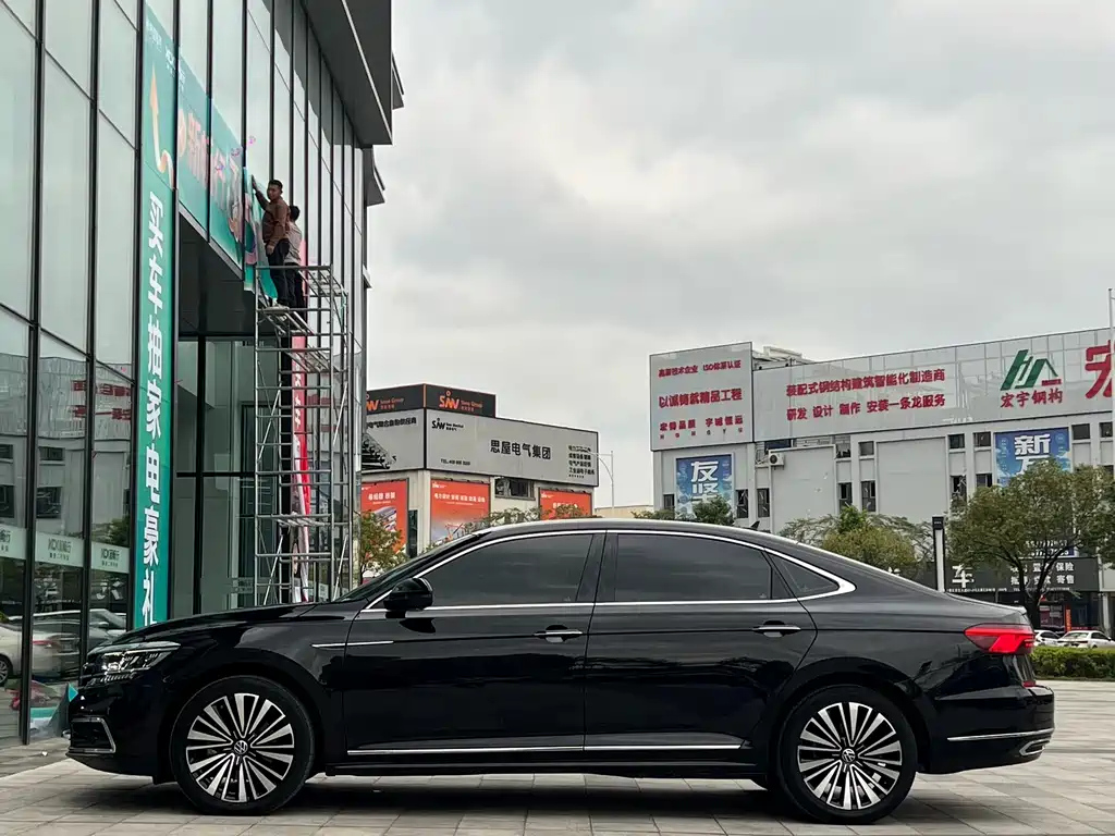 VOLKSWAGEN PASSAT 2021