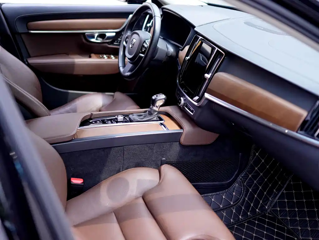VOLVO S90 2020