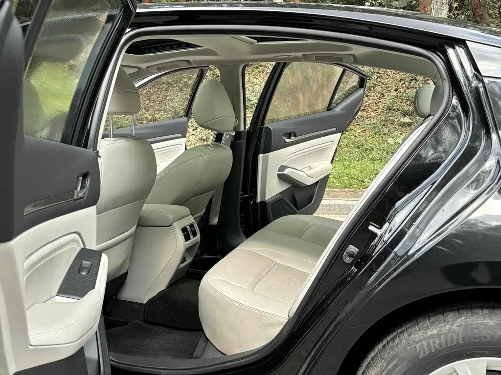 NISSAN TEANA 2019