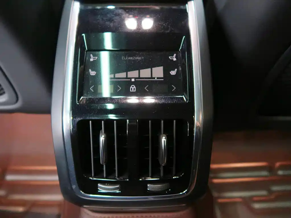 VOLVO S90 2023