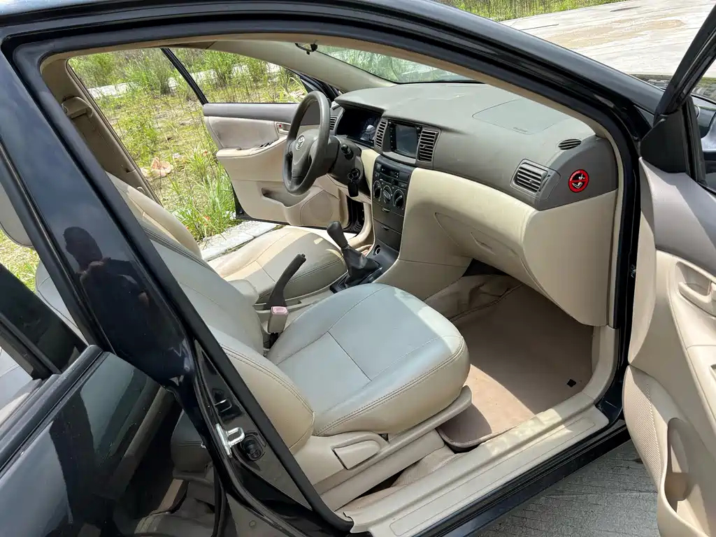 TOYOTA COROLLA 2010