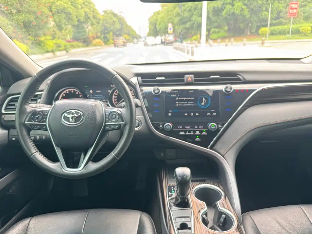 TOYOTA CAMRY 2021