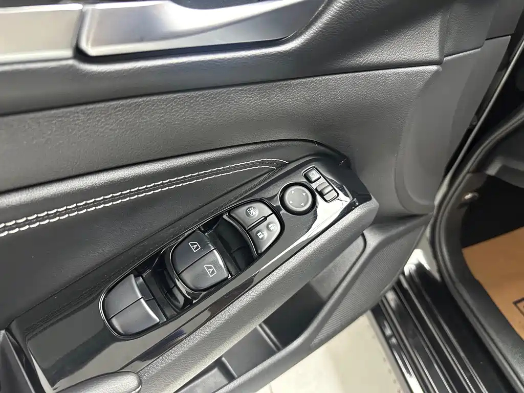 NISSAN TEANA 2022