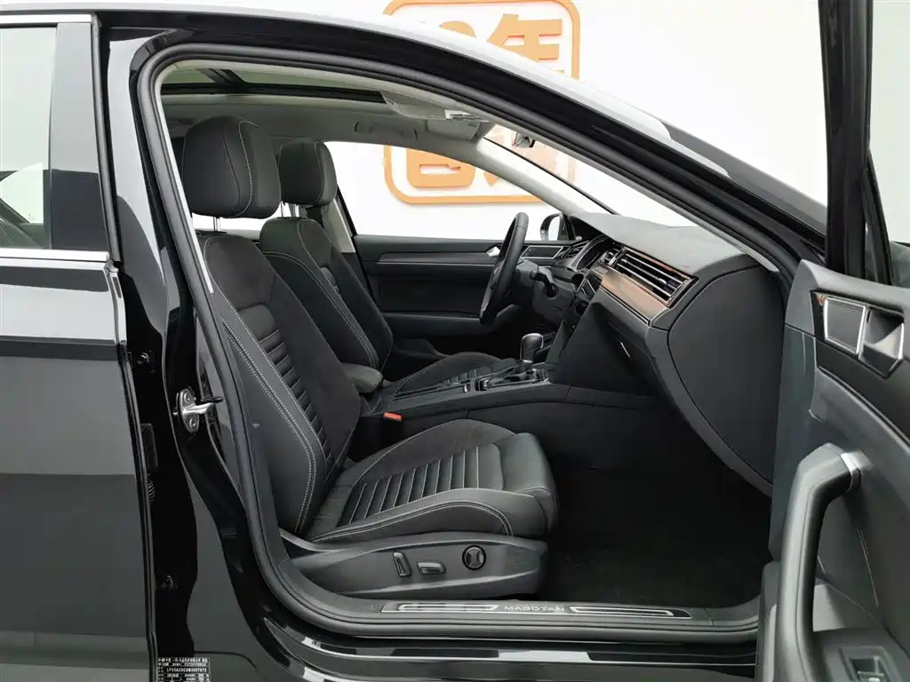 VOLKSWAGEN MAGOTAN 2021