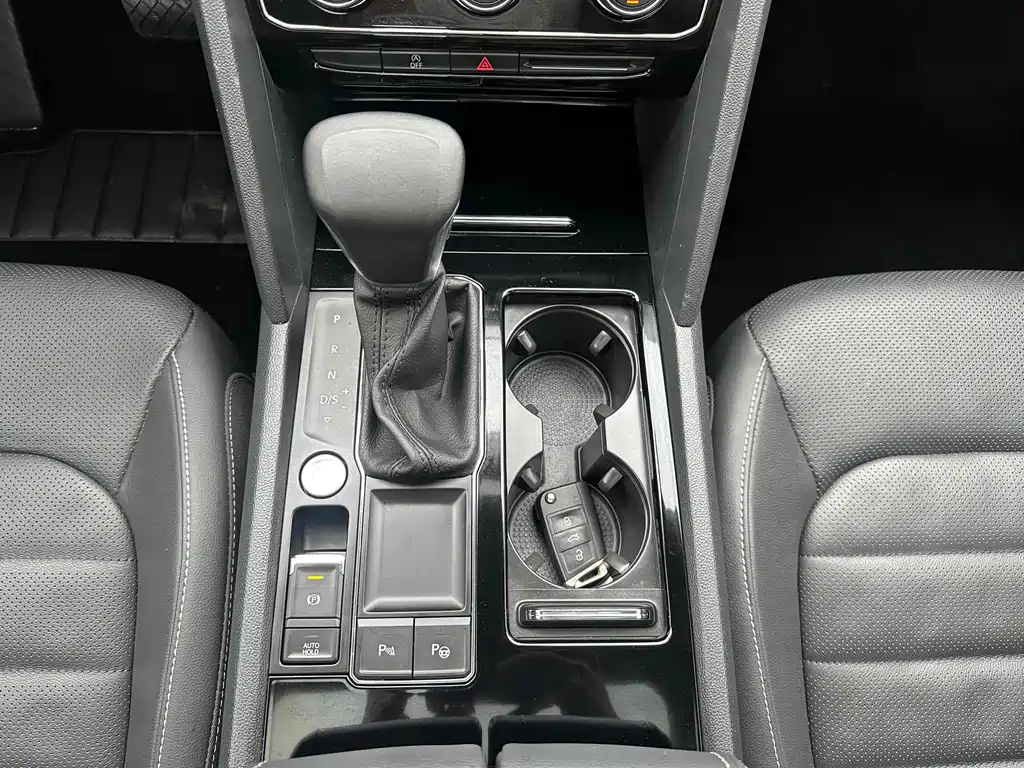 VOLKSWAGEN TOURAN 2020