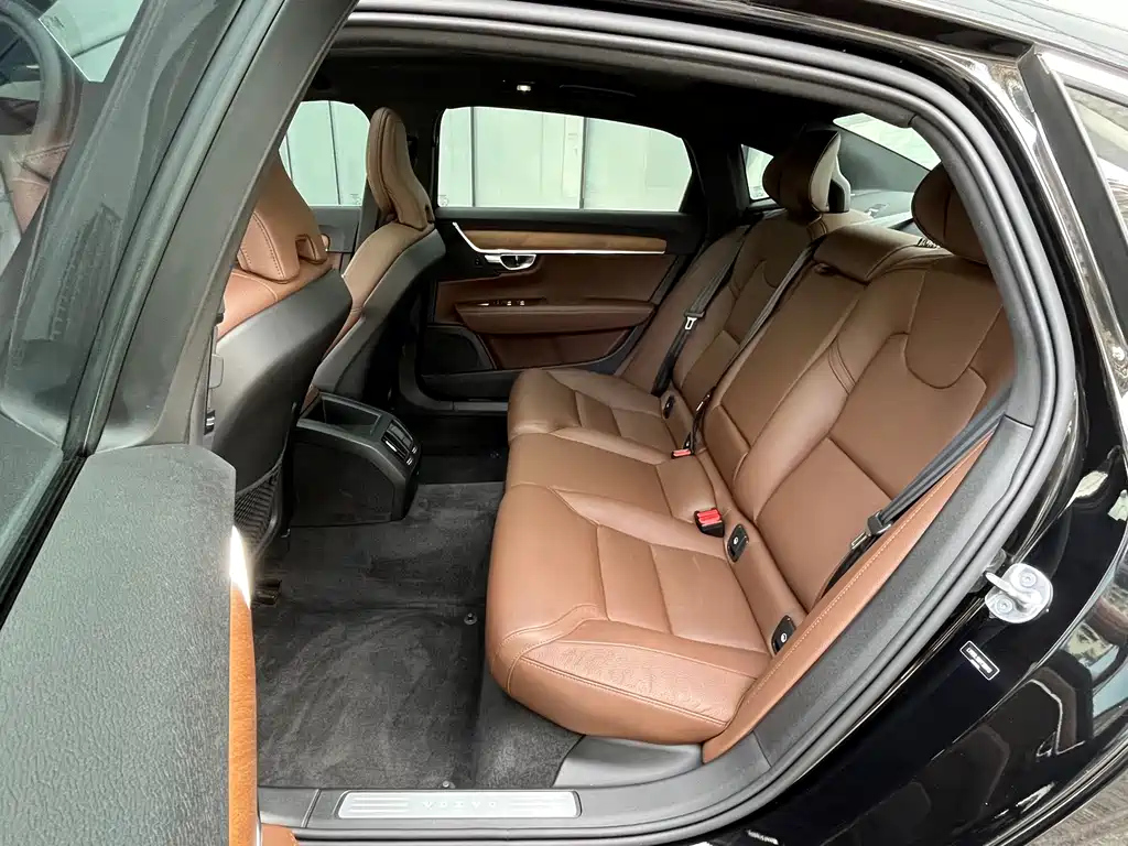 VOLVO S90 2022