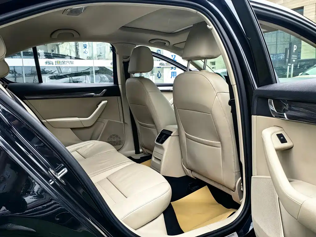 SKODA OCTAVIA 2015