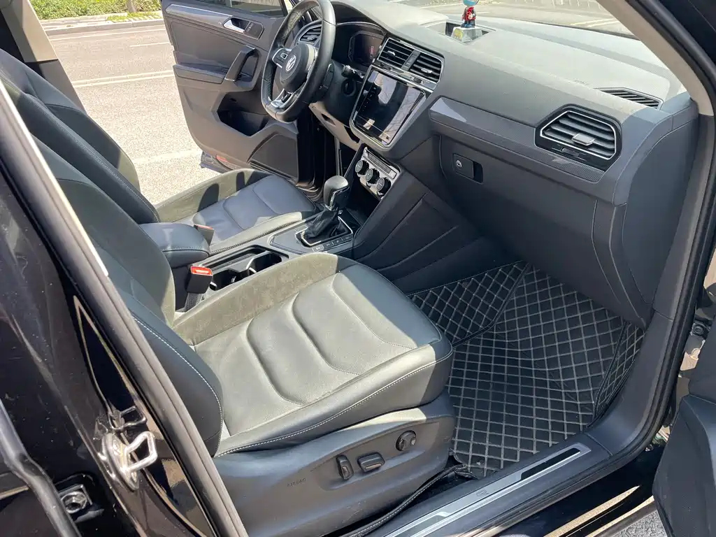 VOLKSWAGEN TIGUAN L 2021