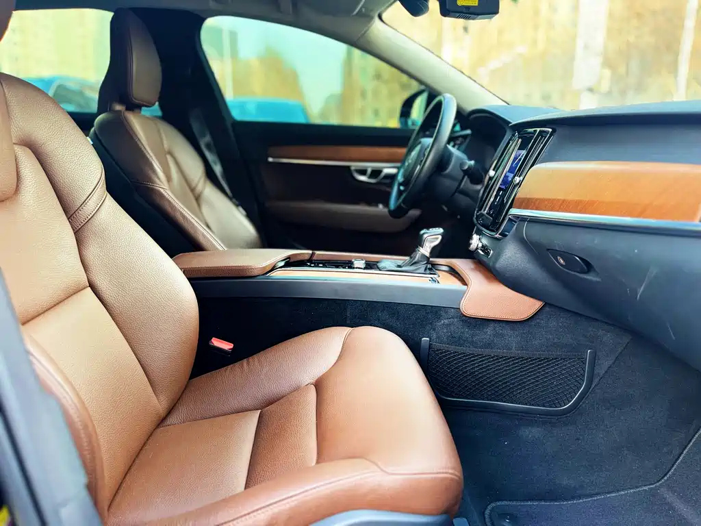 VOLVO S90 2020
