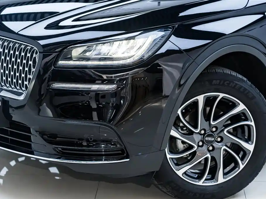 LINCOLN ADVENTURER 2022